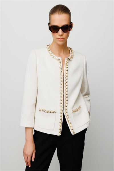 Beyaz Zincir Aksesuarlı Kısa Ceket